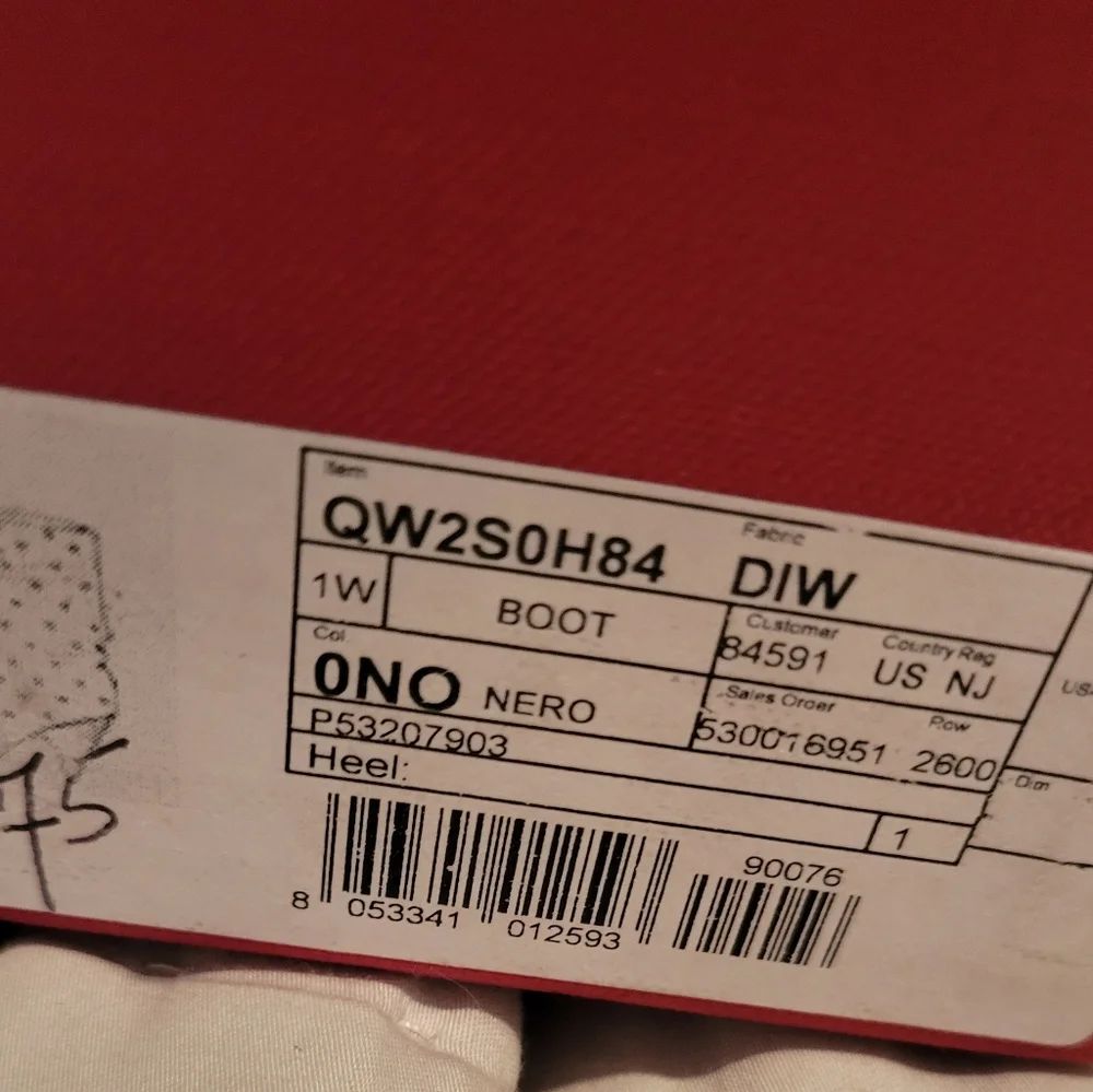 Authentic Valentino Garavani All-over Rockstud suede pointy booties - Picture 9 of 9